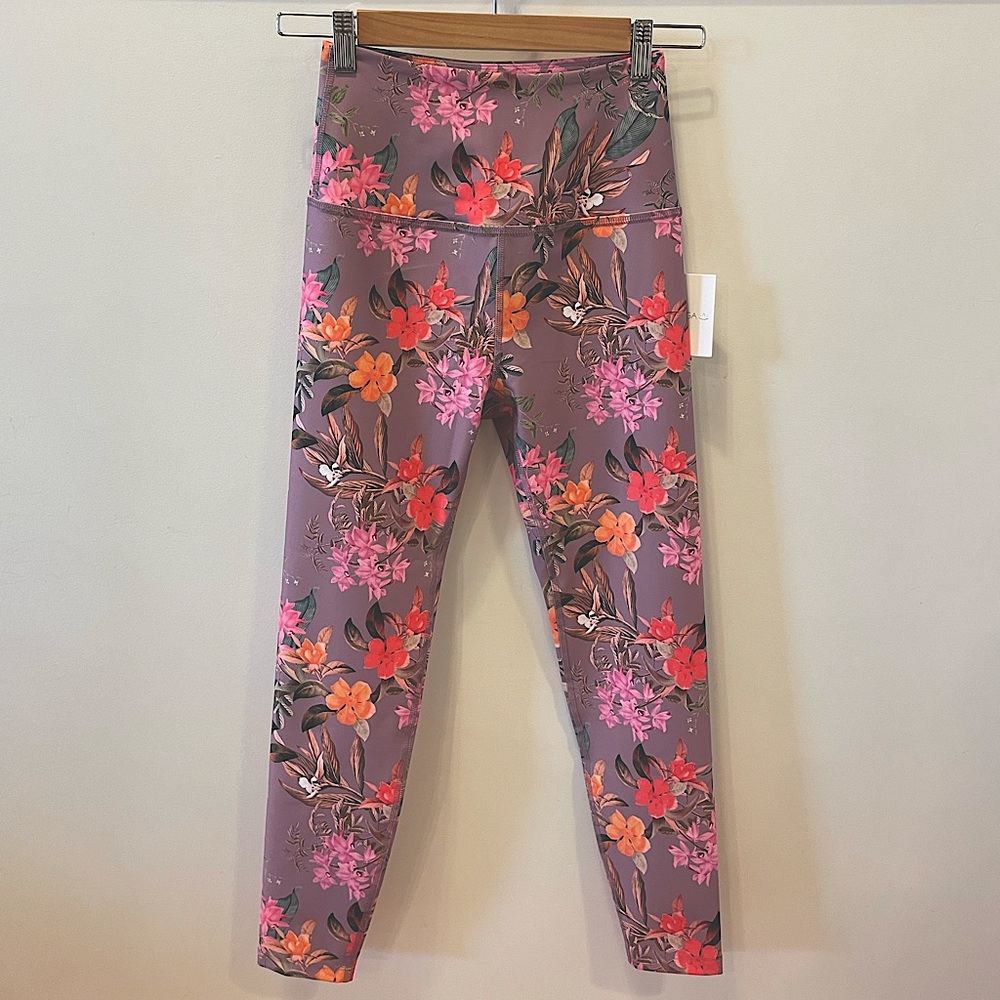 NWT Beyond Yoga Endurance Light High Waisted Midi Legging in Silverberry Bloom